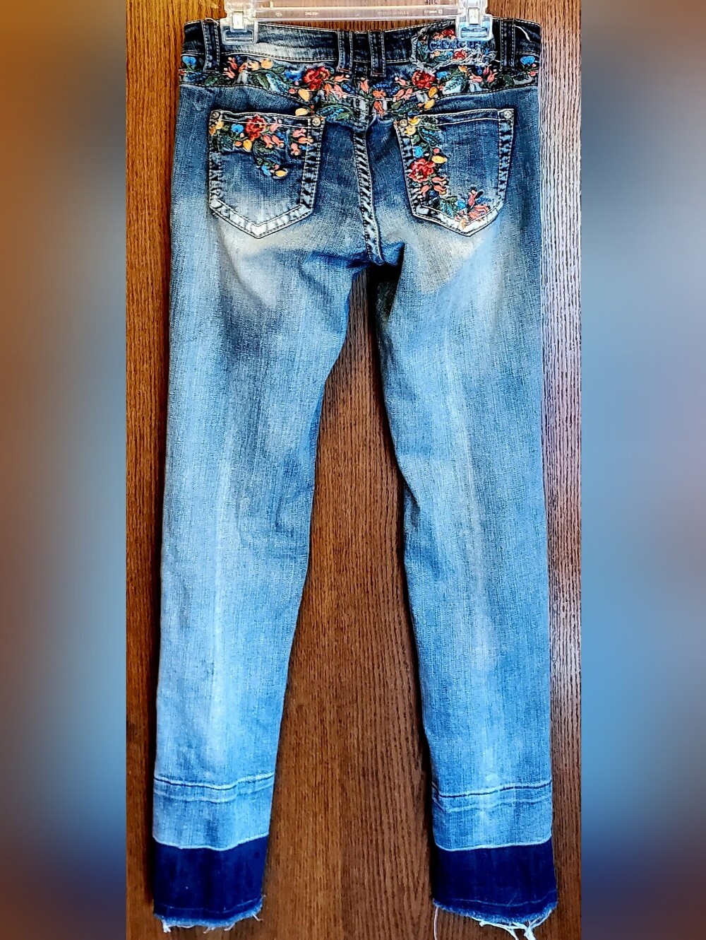 Grace in LA Light Blue Skinny Jeans with Floral Embroidery Sz 28 - Picture 10 of 11